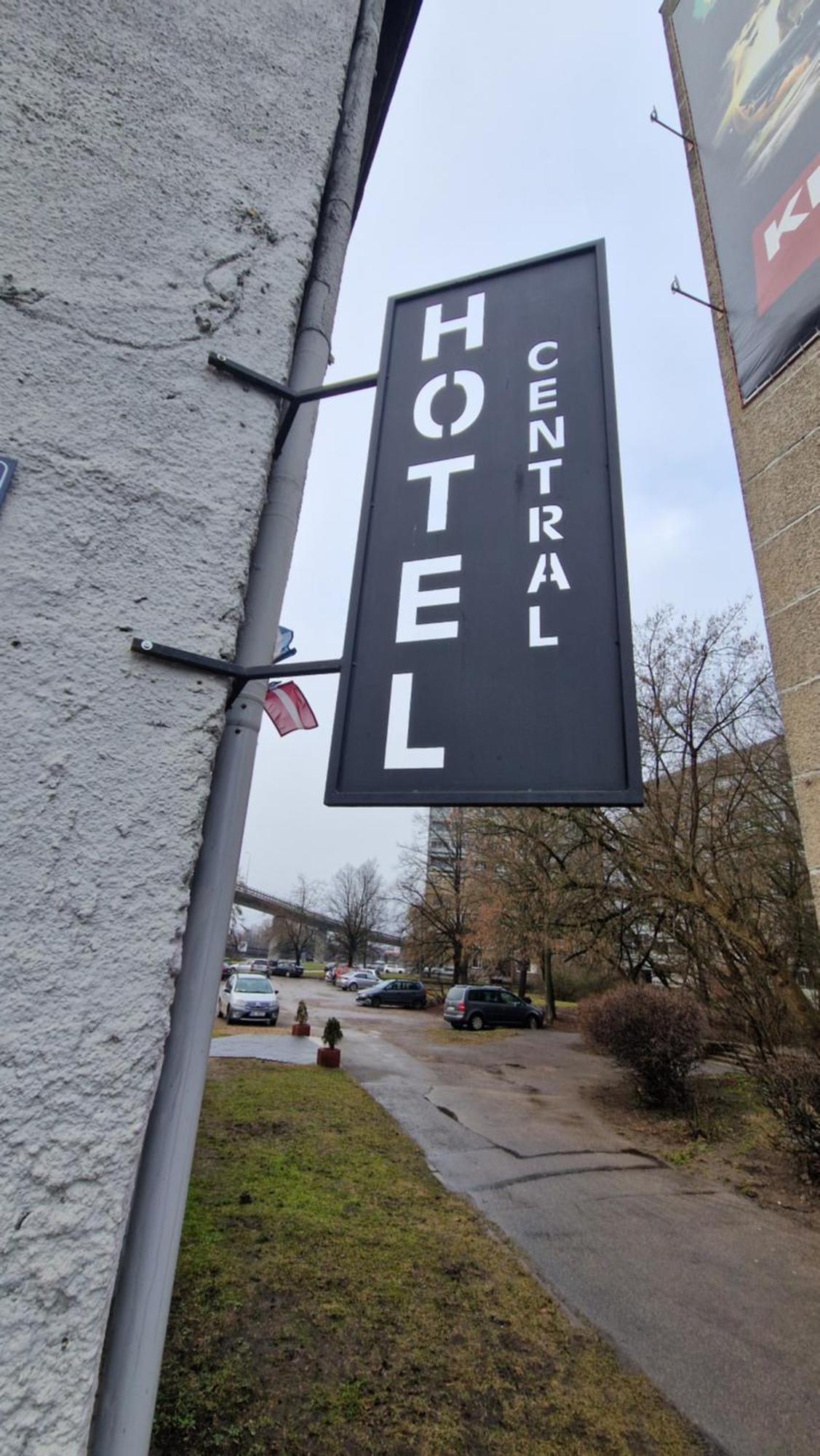 Central Hotel With Free Parking Riga Exterior photo